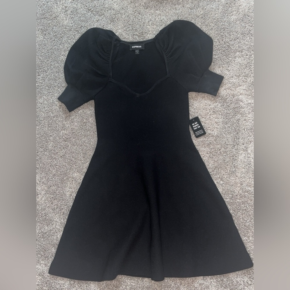 Express dress with puffed sleeves size XS.